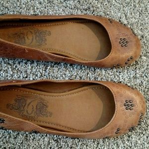 Nine West flats - sz 6 - camel colored